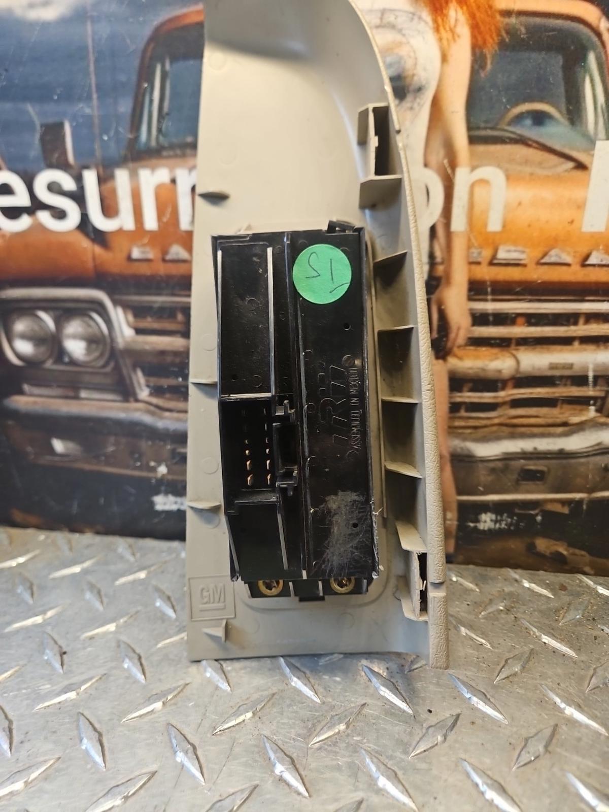 ACDelco GM OE/GM Genuine Parts 22993703 - Door Window Switch