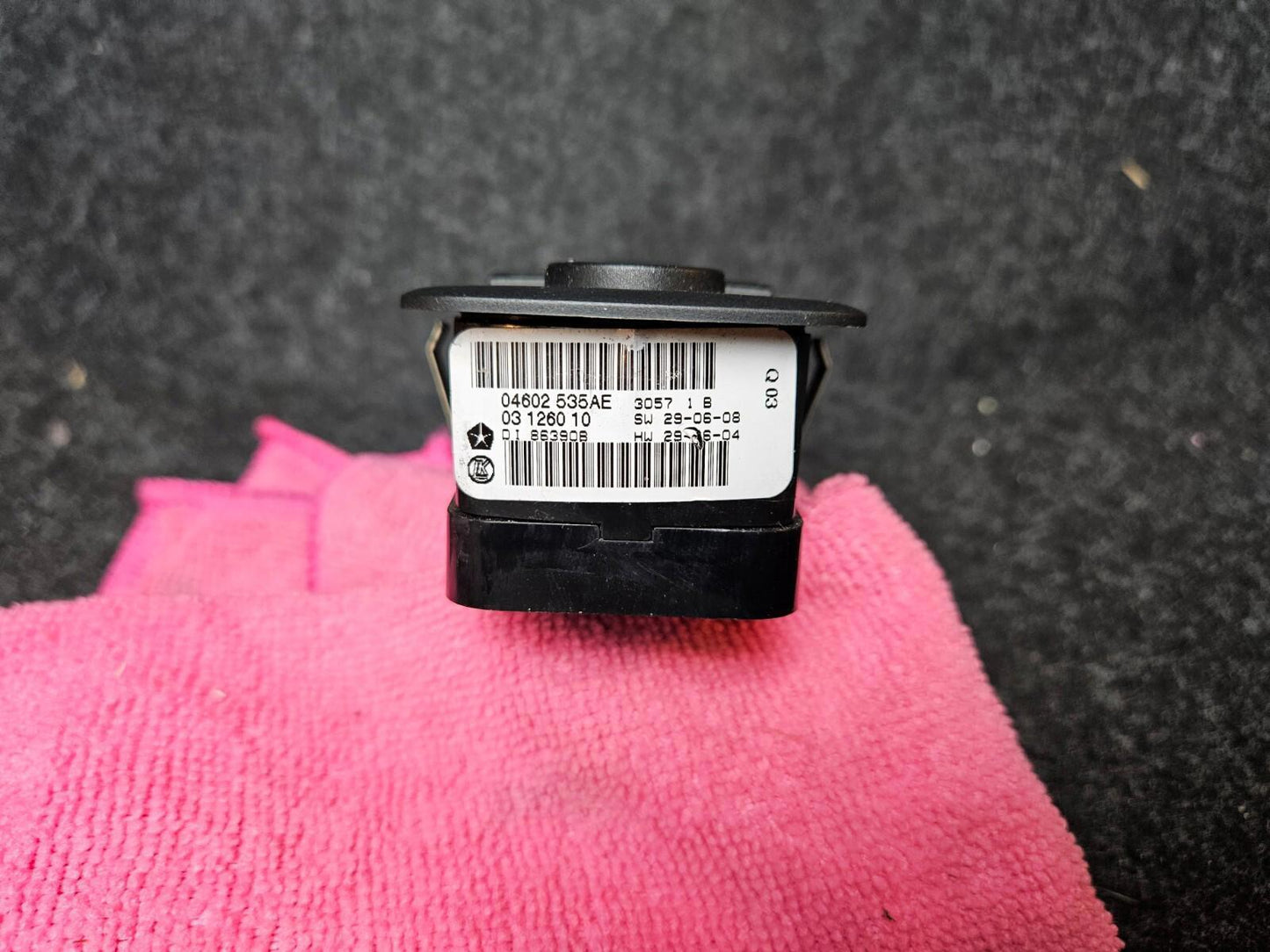 08-11 Dodge Caravan  04602535AE Drivers Side Left Master Window Switch OEM