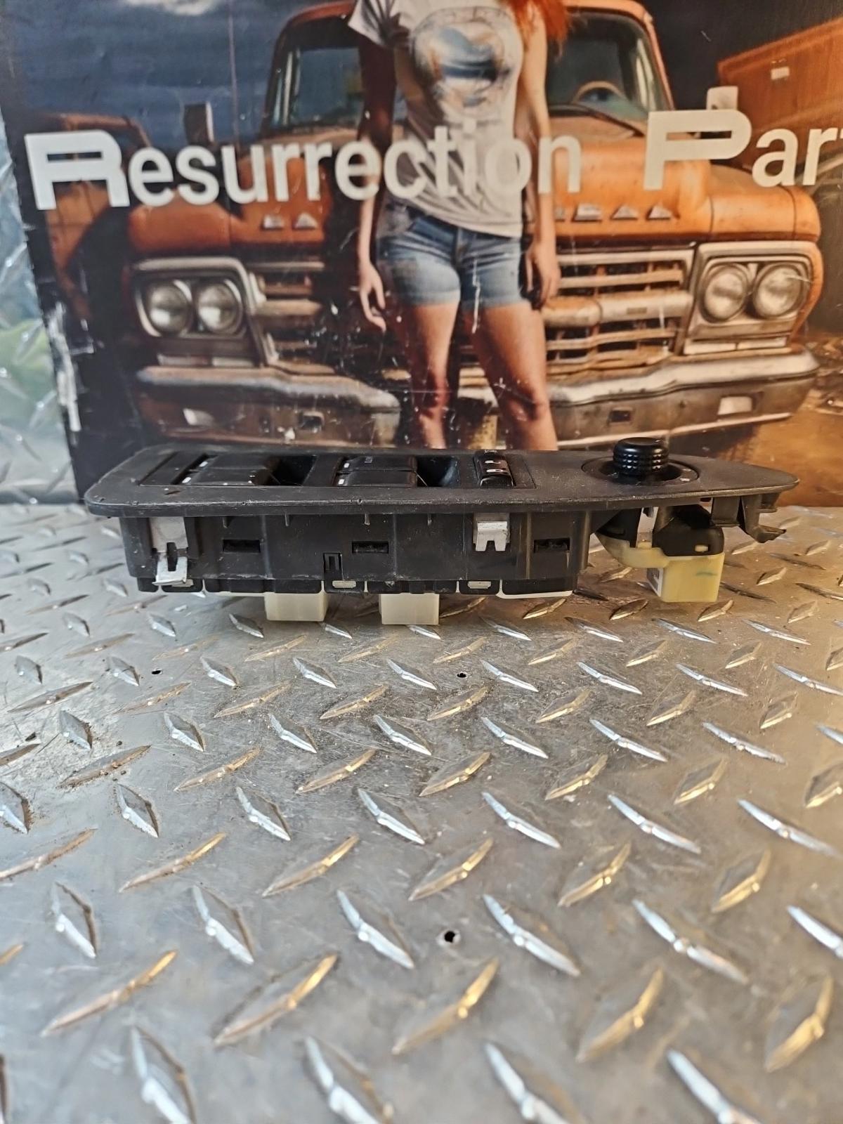 2007-2010 Chrysler 300 Driver Left Door Master Power Window Switch VDQ4J TP10