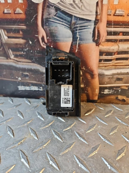 GM Genuine Parts 23436335 Switches, Solenoids and Actuators - Door Window Switch