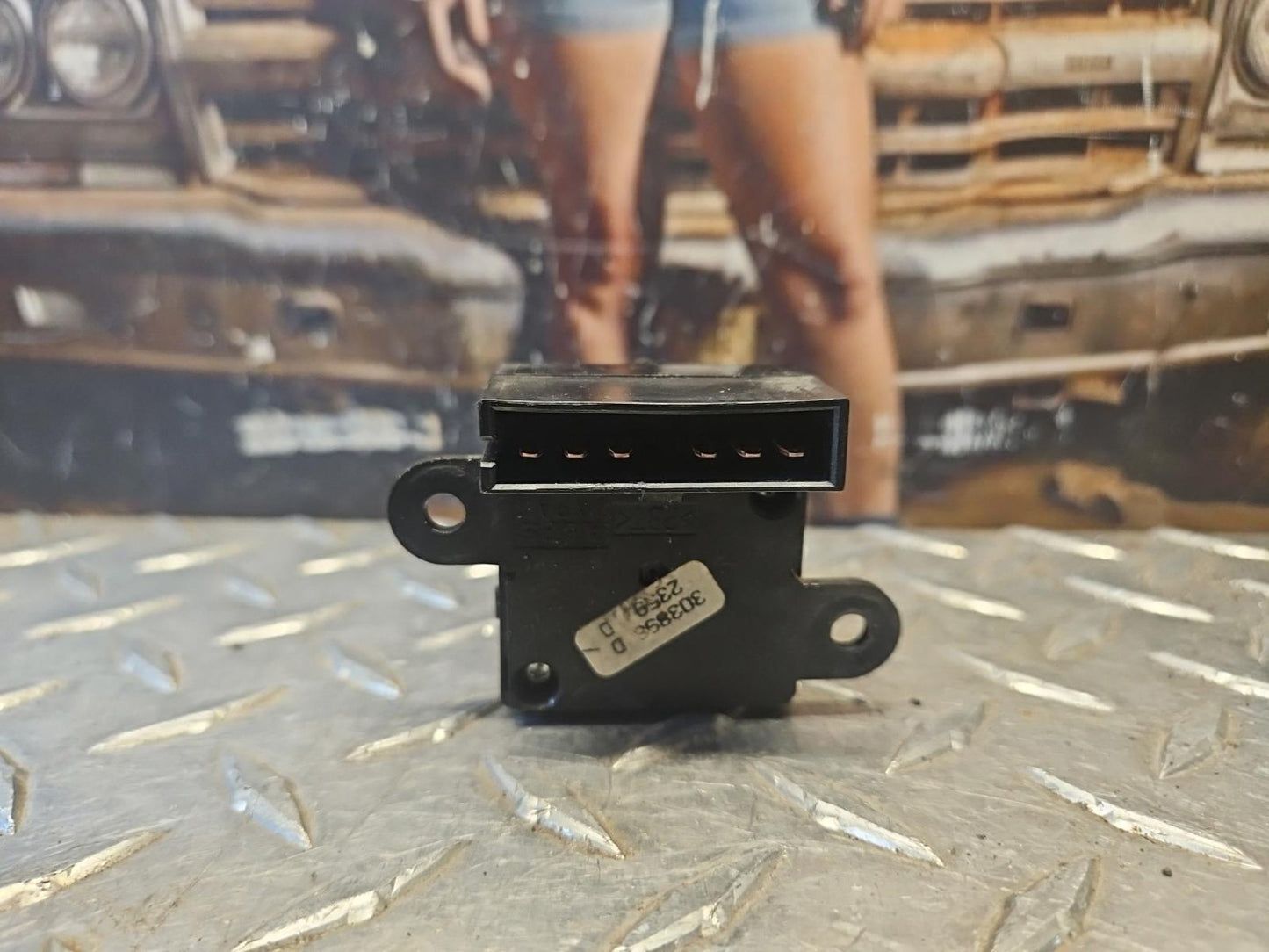seat switch Hummer H2 303898D