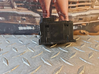 OEM 03-06 Chevrolet Avalanche 1500 Sierra Silverado Cargo Fog Light Lamp Switch