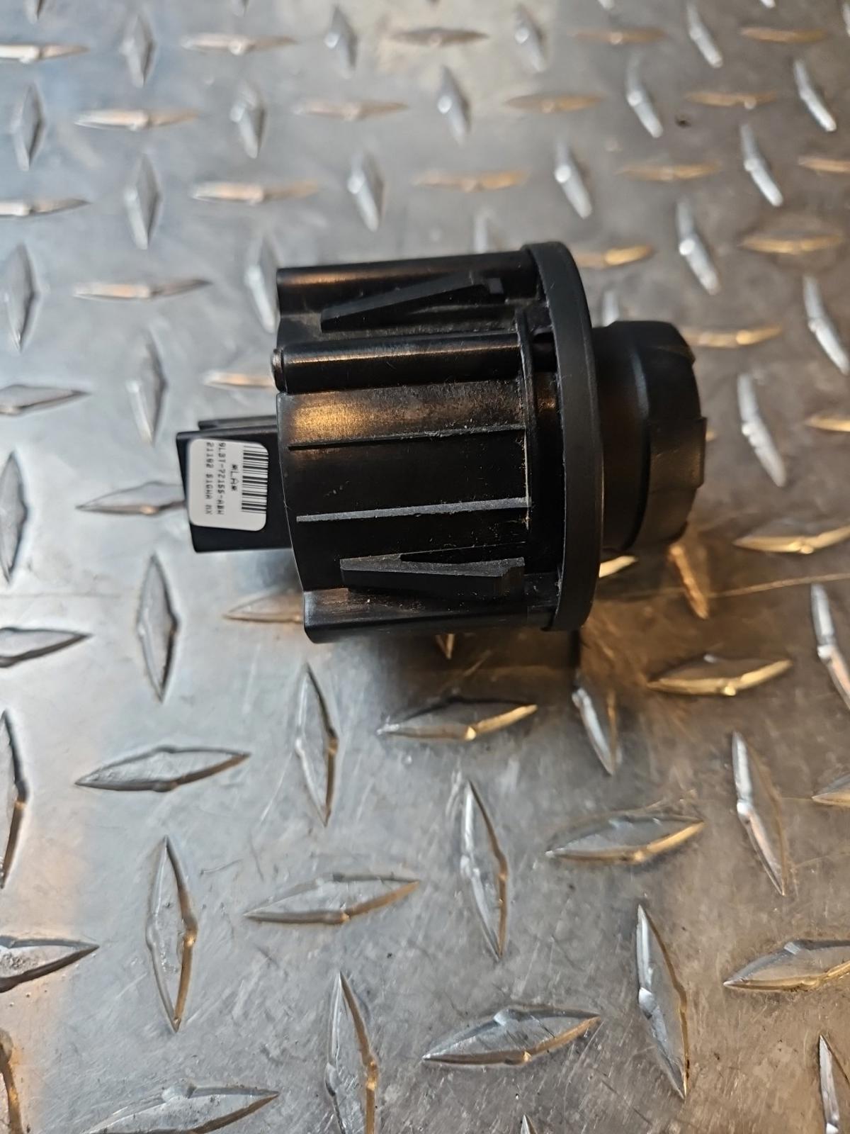 9L3T-7Z155-ABW 09-14 Ford F150 4x4 Switch