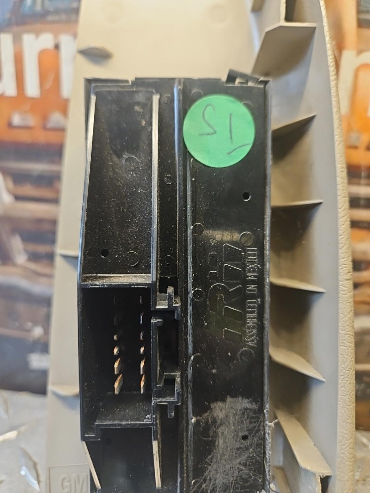 ACDelco GM OE/GM Genuine Parts 22993703 - Door Window Switch