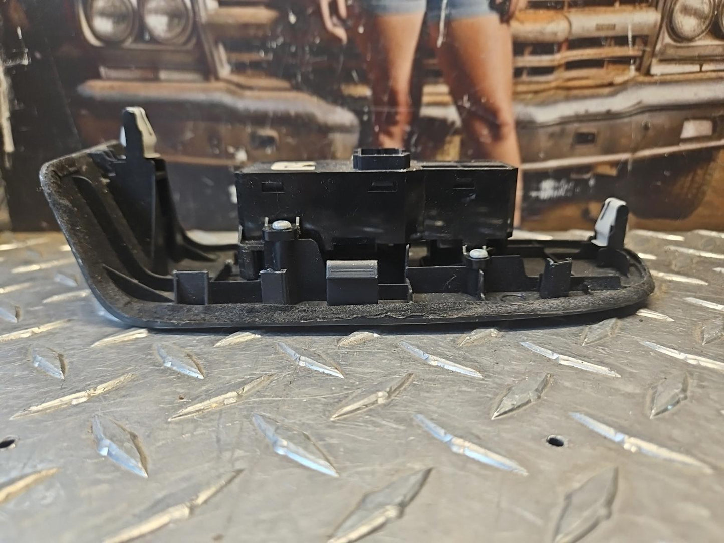 2003-2008 Honda Accord Sedan Front Right Door Window Button Switch M22699 OEM