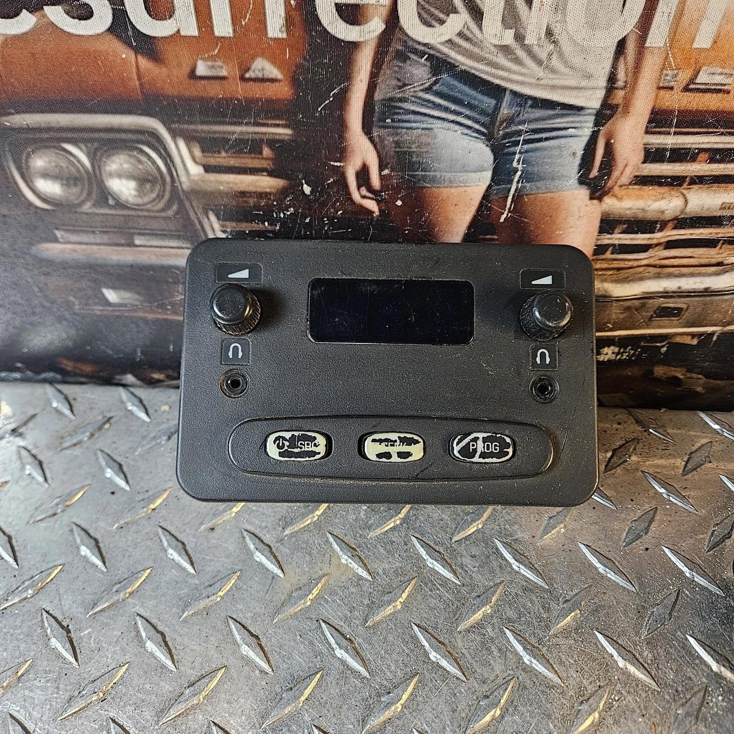 2003-2007 Chevrolet GMC Cadillac Hummer Rear Radio Control Panel OEM 15204783