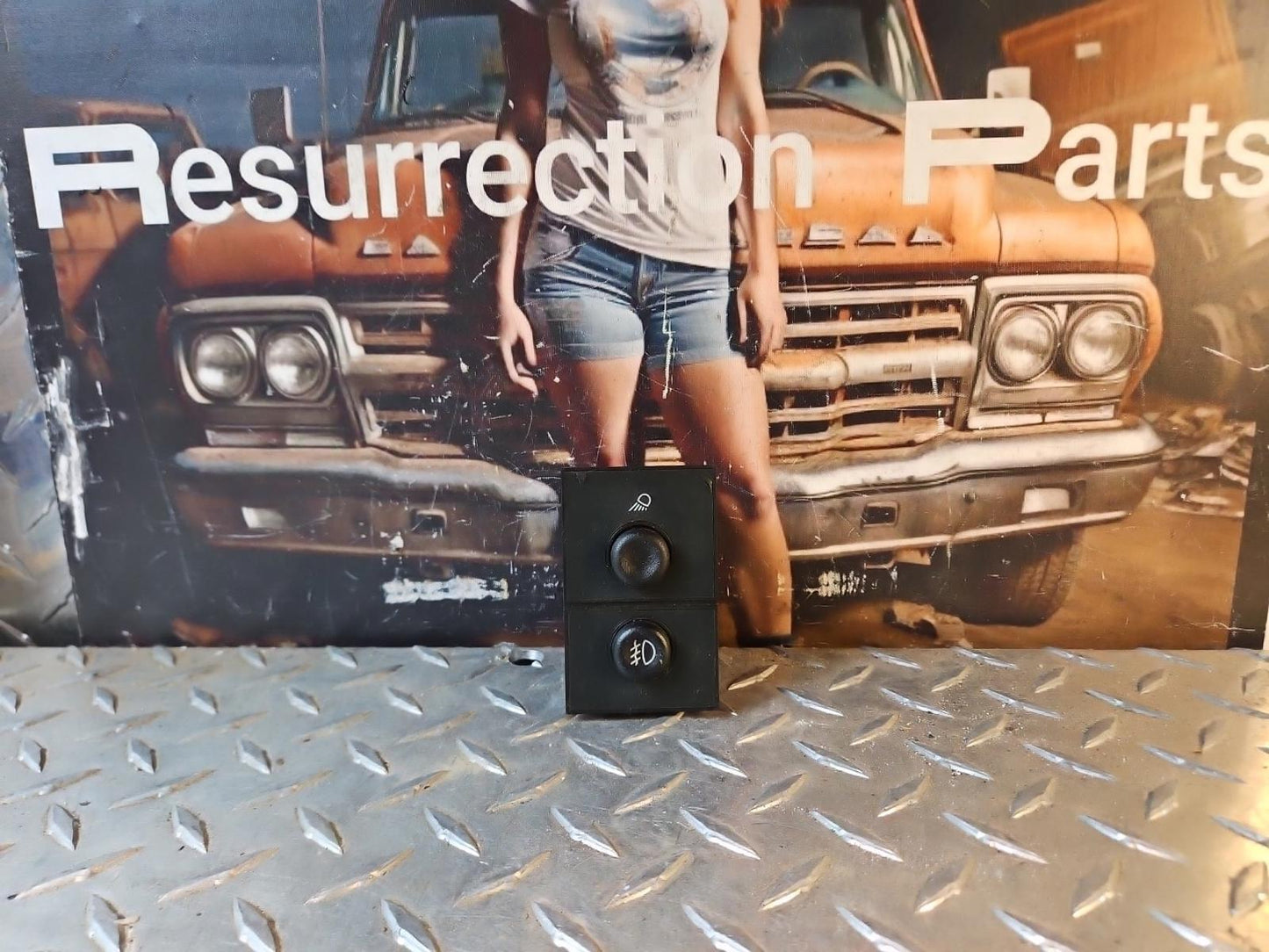 OEM 03-06 Chevrolet Avalanche 1500 Sierra Silverado Cargo Fog Light Lamp Switch