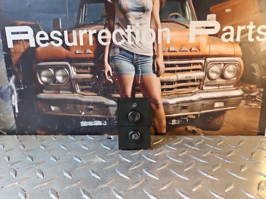 OEM 03-06 Chevrolet Avalanche 1500 Sierra Silverado Cargo Fog Light Lamp Switch